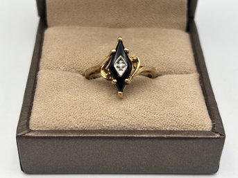 Vintage 10K Yellow Gold Black Onyx & Diamond Art Deco Ring Size 7 (2.67g)