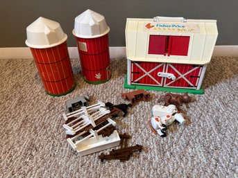 Lot Of Vintage Fisher Price Little People Farm 2501 Toys