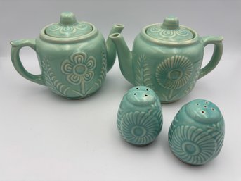 Shawnee Pottery Ceramic Tea Pots & Salt And Pepper Turquoise Blue Lot
