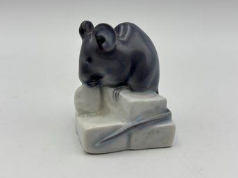 Vintage Miniature Mouse On Sugar Royal Copenhagen Figurine No 062