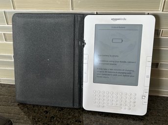Amazon Kindle Model D00511 Second Gen (Crack In Front Of Unit - Works!)