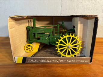 John Deere Model G Tractor 1937 1/16 Scale By ERTLE