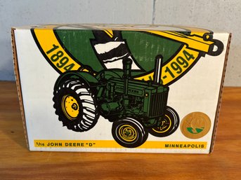 John Deere Vintage Diecast Model D Tractor 1/16 Scale By ERTL