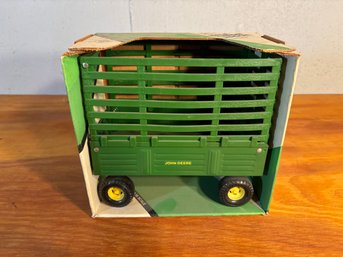John Deere Bale Throw Tractor 1/16 Scale By ERTL