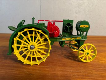 John Deere Waterloo Boy Model R Diecast Metal Tractor 1/16 Scale By ERTL