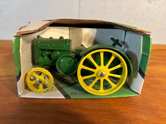 John Deere 1923 Model D Diecast Metal Tractor #NO 500 By ERTL