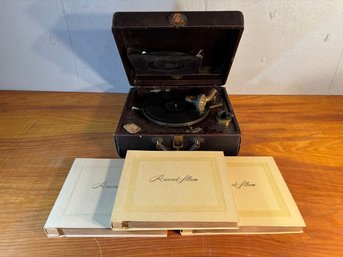 Antique Victrola Suitcase Record Player Portable Phonograph With Lots Of Records & Vintage Albums