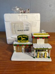 Vintage John Deere Heartland Collection Christmas Village Johns Service Station Gas Station