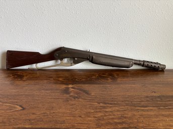 Daisy Model No. 2916 Sonic Ricochet Play Rifle