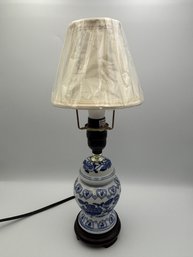 Vintage White And Blue Porcelain Table Lamp 15'