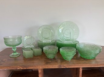 Set Of 46 Indiana Tiara Chantilly Green Sandwich Glass Vintage Dinnerware (Lot 2)