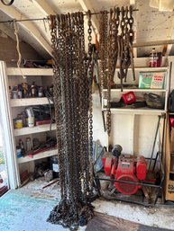 Huge Lot Of Medium Duty Heavy Chains And Binders