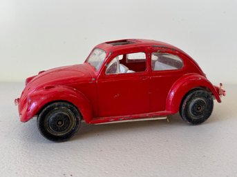 Vintage Red Die Cast Plastic Hubley 7' Red Volkswagen VW Bug Beetle Car