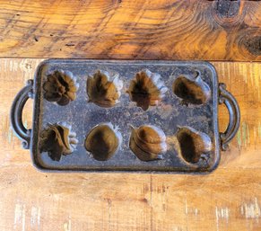 Cast Iron Pan With Fruit Design