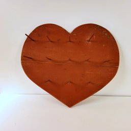 Red Heart Shaped Wood Peg Display Rack