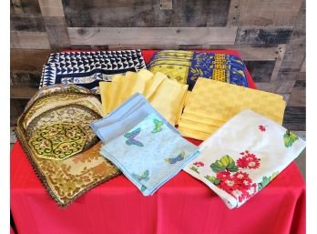 Placemats, Napkins, Tablecloth, Doily Lot