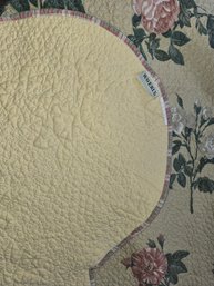 Waverly Floral Patterned Quilt With Pillow Case