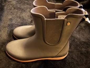 Womens Bogs Boots Size 11 New