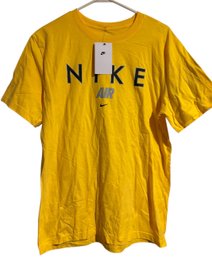 Yellow Nike Air T-shirt. Mens Size Medium. New