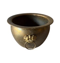 Vintage Hammered Brass Cachepot Or Planter With Foo Dog (lion Head) Handles.