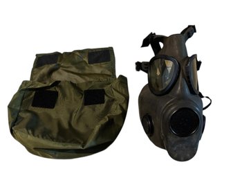 US Military M17 Series Protective Gas Mask And Its Carrying Bag.
