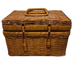 Vintage Woven Wicker Picnic Basket.