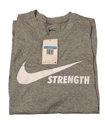 Mens Nike T-shirt. Size Medium. New