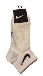 Nike Everyday Essential Ankle Socks.