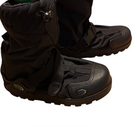 NEOS Explorer Insulated Overshoes. Size XS