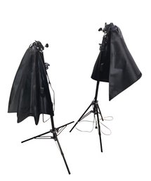 Telescoping Light Stand With Light Shades