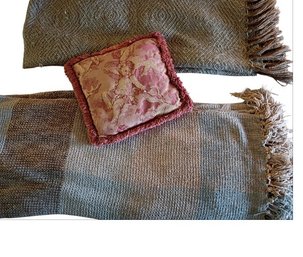 Throws & Pillow