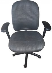 Uline Big And Tall Fabric Office Chair In Black.