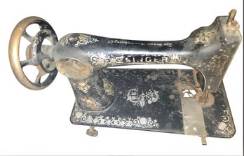 Antique Singer Model 27 Treadle Or Hand-crank Sewing Machine.