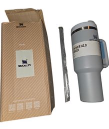 New- Grey 40oz Stanley