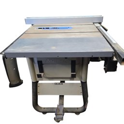 Delta 36-725 10-inch Left Tilt Table Saw.