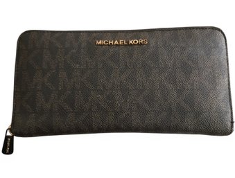 Michael Kors Jet Set Travel Large Logo Quarter-Zip Wallet