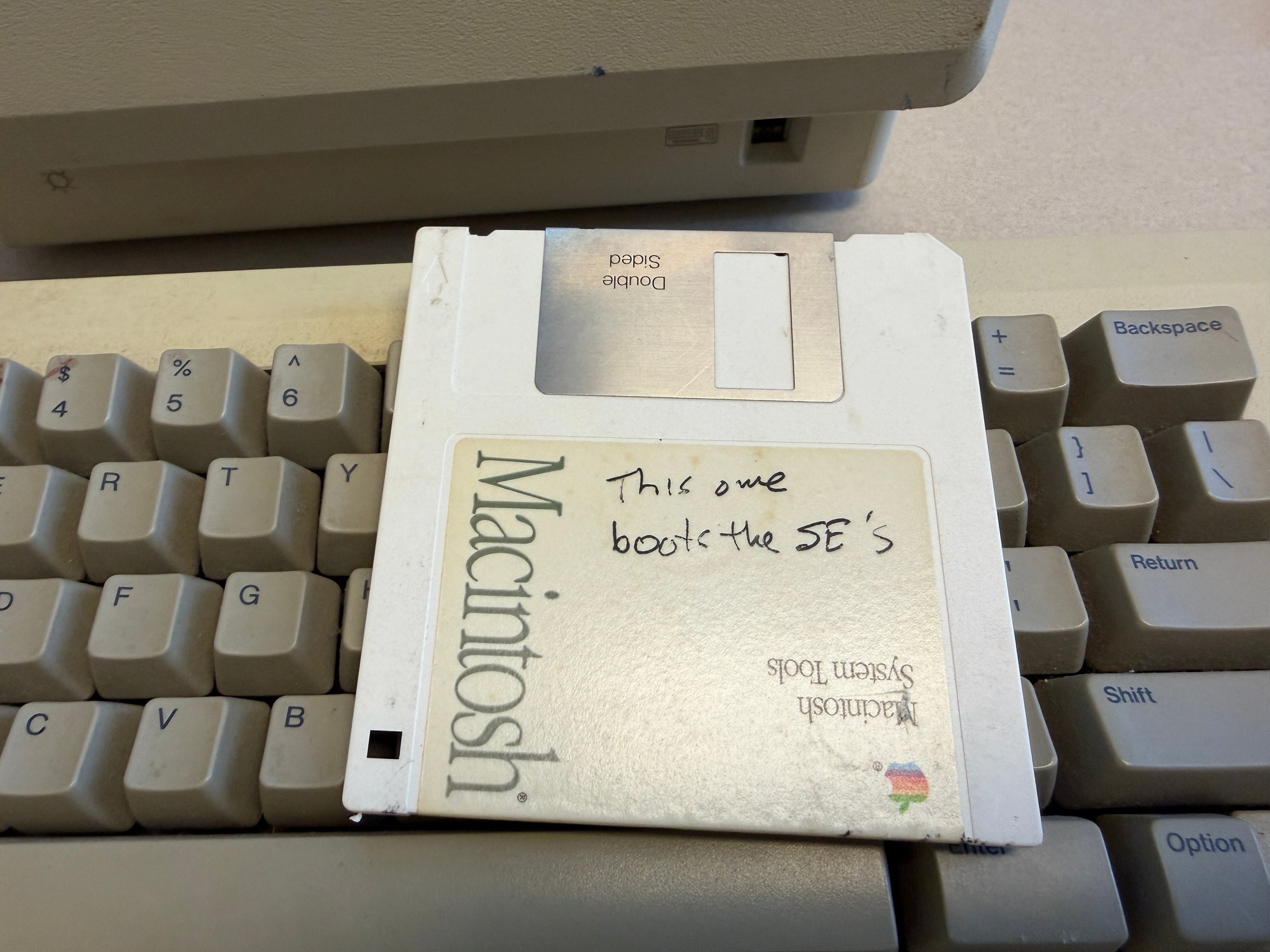 1987 Apple Macintosh Plus 1Mb Vintage Personal Computer Apple Computer ...