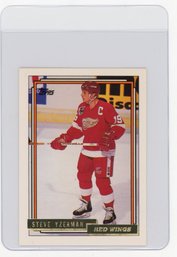 1992 Topps Gold Steve Yzerman Hockey Card