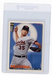 1995 Upper Deck Collector's Choice Mike Mussina Baseball Card