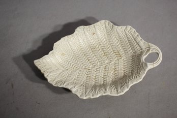 Vintage Williamsburg Pottery Leaf Dish/Trinket Dish-seen Repair
