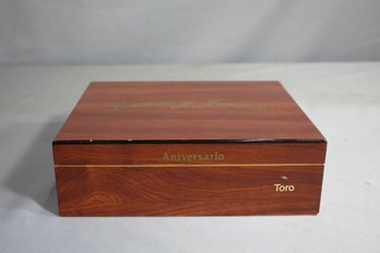 Romeo Y Julieta Cigar Wood Box Aniversario Toro