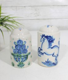 Vintage M.A. Hadley Pottery Horse Salt & Pepper Shakers Blue & White  5' Set