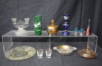 Varied Ensemble Of Glassware And Decorative Pieces