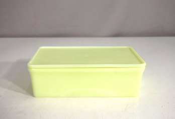 Vintage Pastel Yellow Glass Refrigerator Dish With Lid  8 X 5 X 3