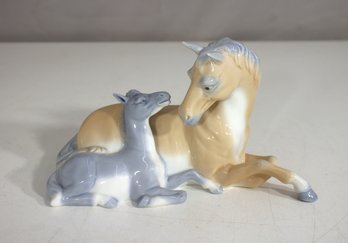 Franklin Mint 'Tenderness' Porcelain Horse & Foal Figurine By Paul Gibson  4.5H
