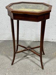 Vitrine Table With  Lift-Up Top / Display Stand