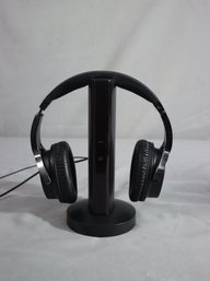 Good Quality Wireless Head Phones With Charger