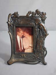 Vintage Art Nouveau Style Bronze-tone Picture Frame
