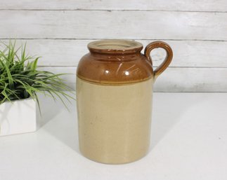 Vintage Petersons Chesterfield England Stoneware Pitcher Jug 1/2 Pt Two-Tone 9'