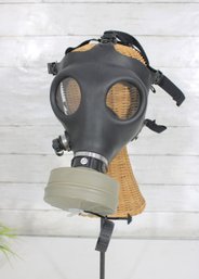 Vintage Military Gas Mask / Respirator  Marked 93N66, Display & Collectible